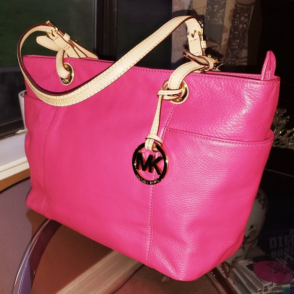 NEW MICHAEL KORS EAST WEST $398 MAGENTA PEBBLE LEATHER WITH GOLD LEATHER LINING - Picture 5 of 10